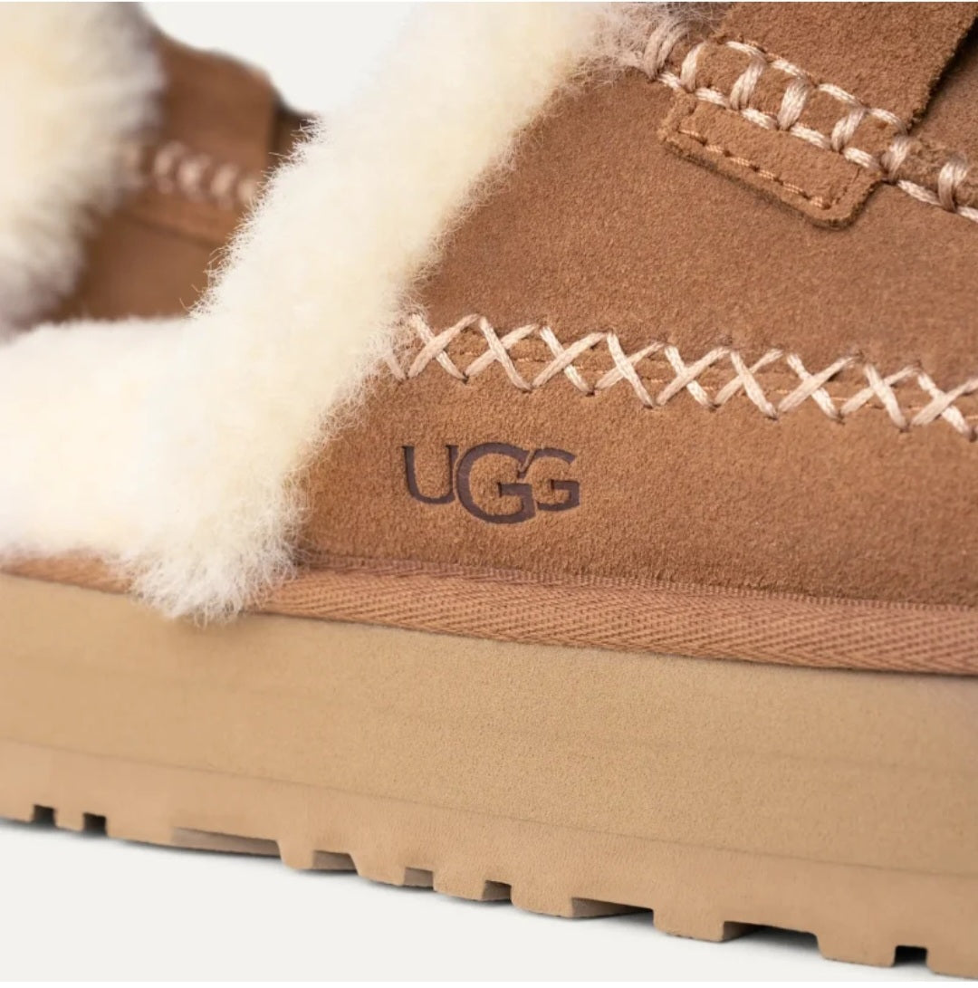 UGG FLUFF YEAH SLIDE (Copy)