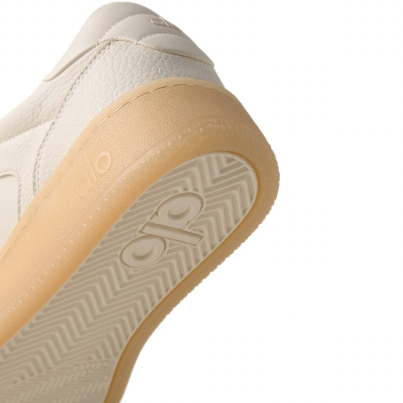 Alo Recovery Mode Sneaker- CLAY